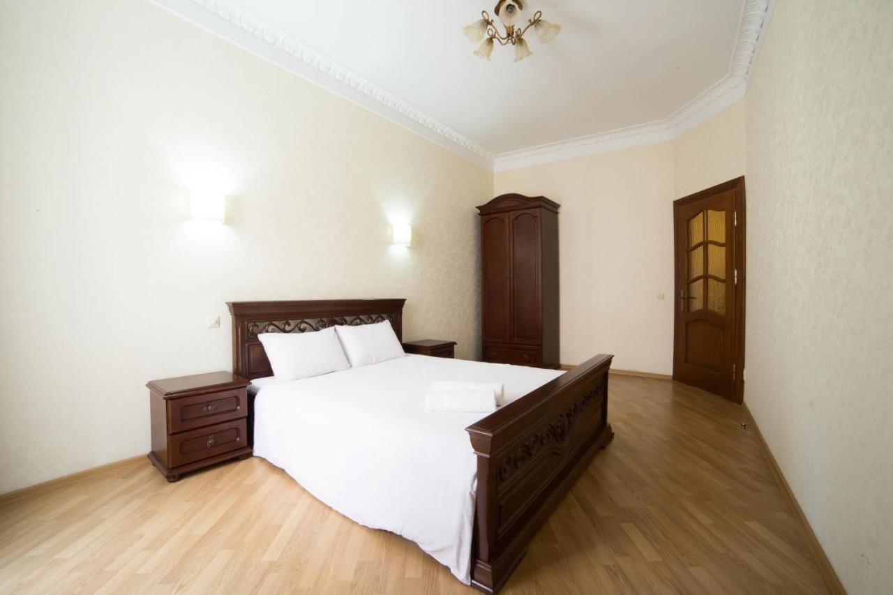Apartment On Virmenska 3, With 2 Separate Bedrooms Lviv Exterior foto